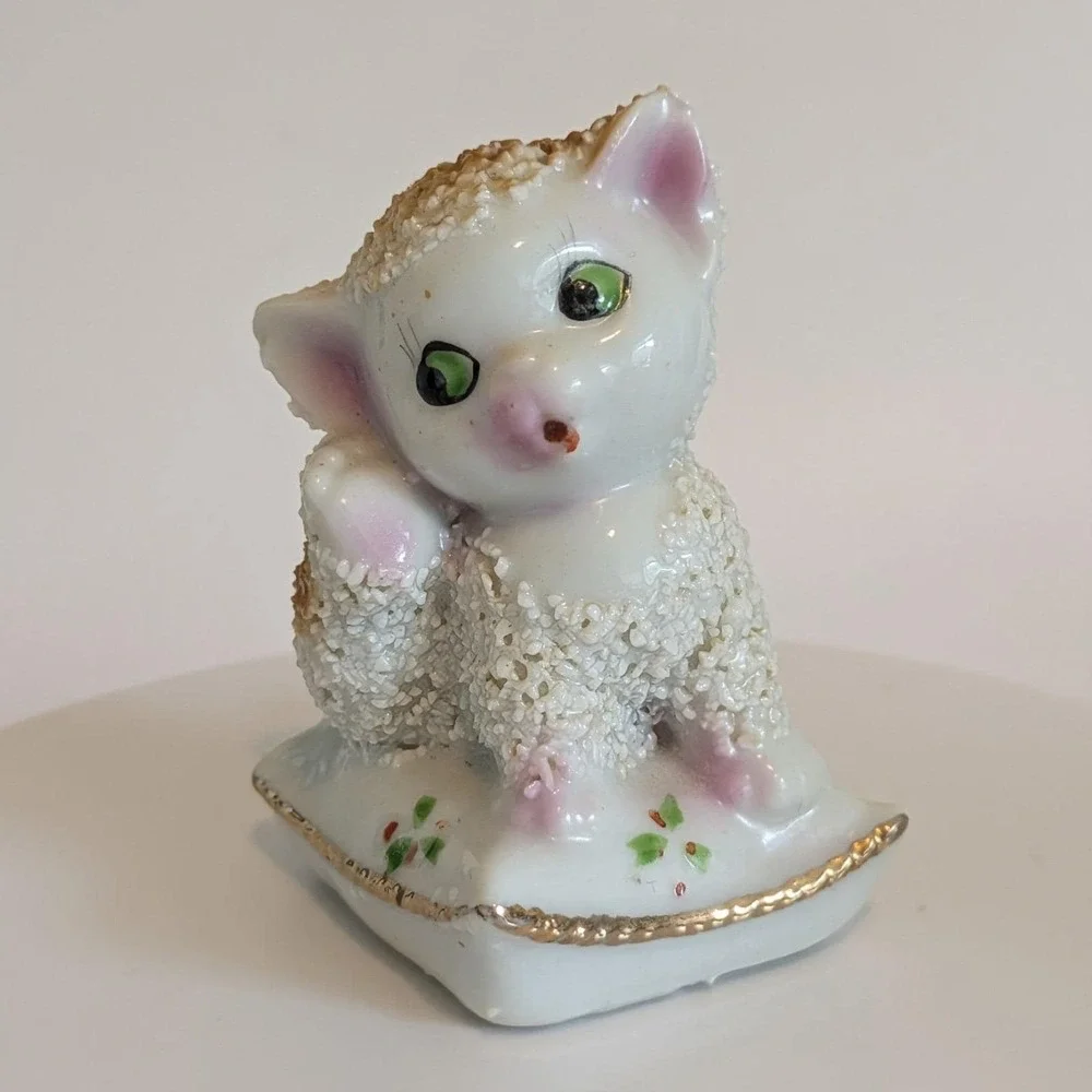 Vintage Ceramic Sugar Textured Cats On Pillows Salt & Pepper Shakers Japan
